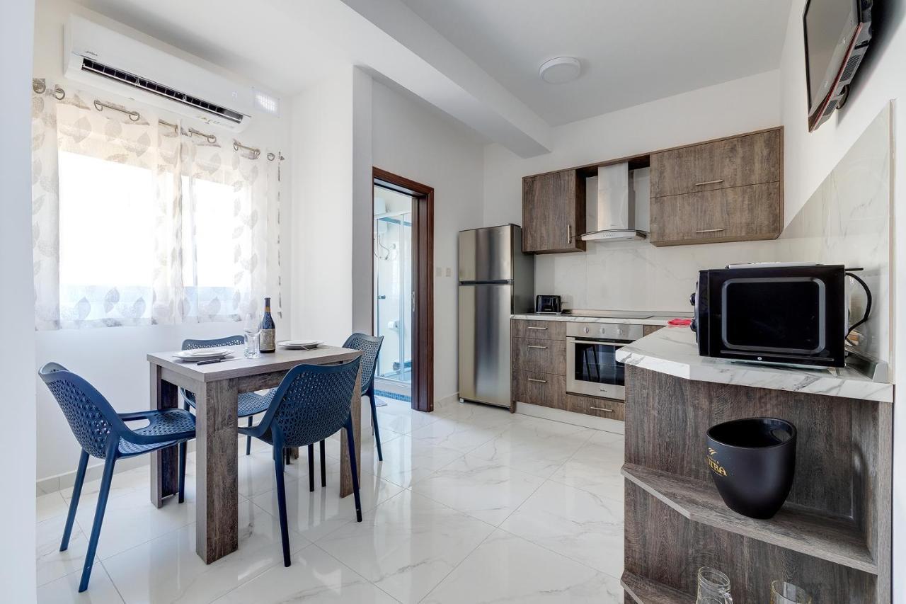 Idyllic Apartment Steps From The Promenade Sliema Extérieur photo