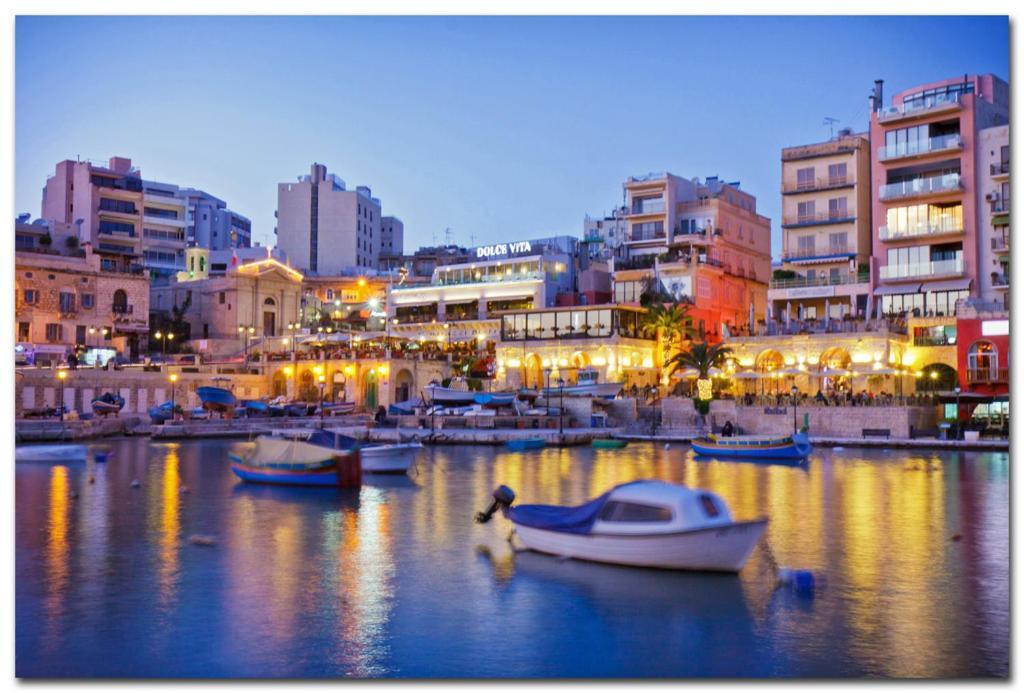 Idyllic Apartment Steps From The Promenade Sliema Extérieur photo
